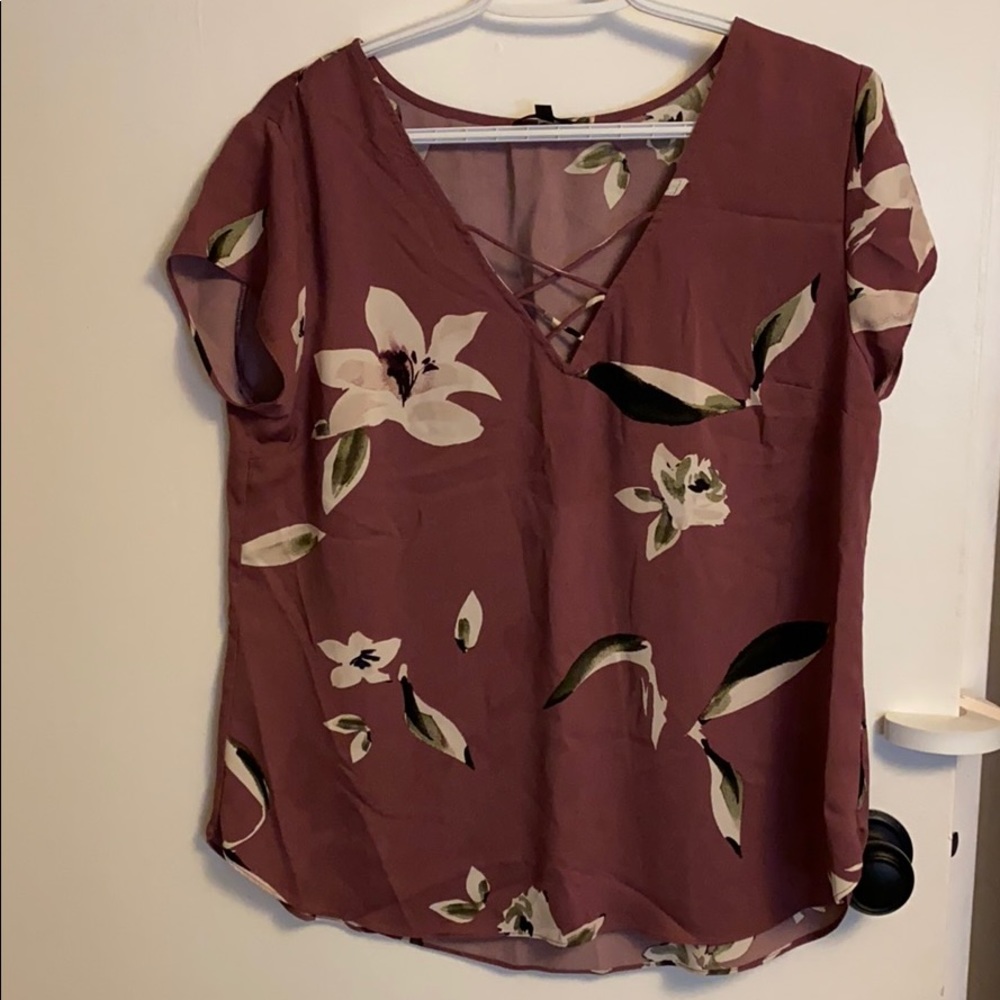 Bergundy flower blouse size lg